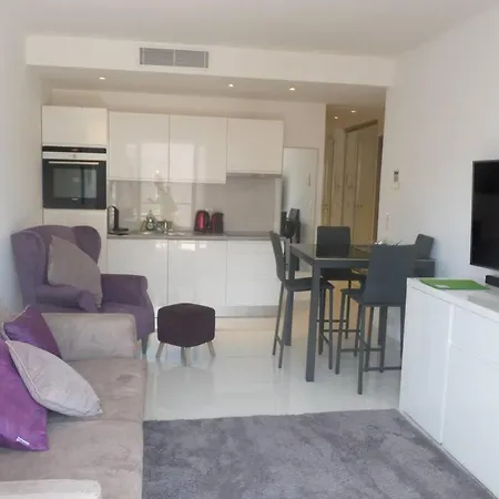 Διαμέρισμα Two Bedroom Next To The Croisette In A Short Walk To The Palais Des Festivals - 1961