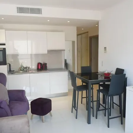 Διαμέρισμα Two Bedroom Next To The Croisette In A Short Walk To The Palais Des Festivals - 1961 Κάννες